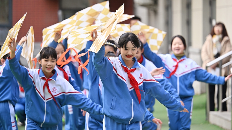 尤其在对中